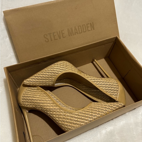 STEVE MADDEN Vala Natural Raffia Pumps - Picture 5 of 5